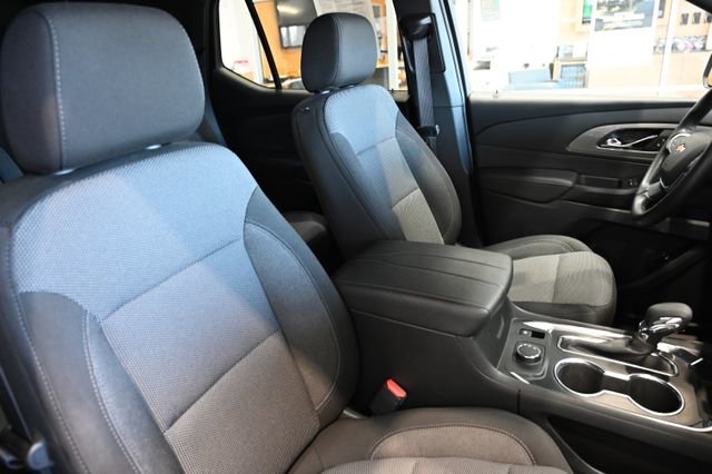 Used 2023 Chevrolet Traverse LT FWD image 8