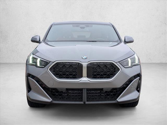 Used 2026 BMW X2 xDrive28i AWD/4WD image 2