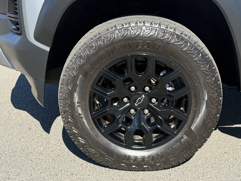 Used 2024 Chevrolet Colorado Trail Boss w/ Technology Package image 9
