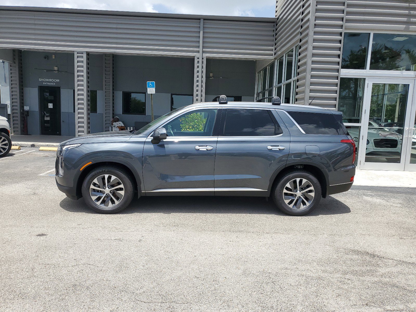 Used 2021 Hyundai Palisade SEL w/ Cargo Package image 4