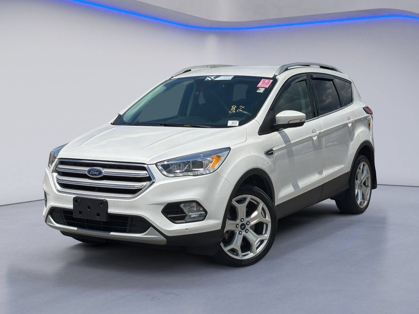 Used 2019 Ford Escape Titanium AWD/4WD image 2
