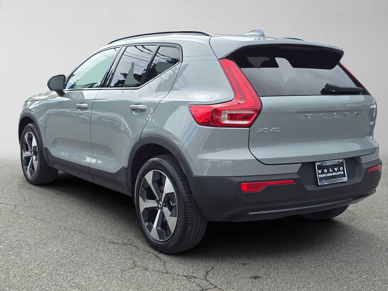 Used 2026 Volvo XC40 B5 Plus w/ Protection Package Premier AWD/4WD image 5