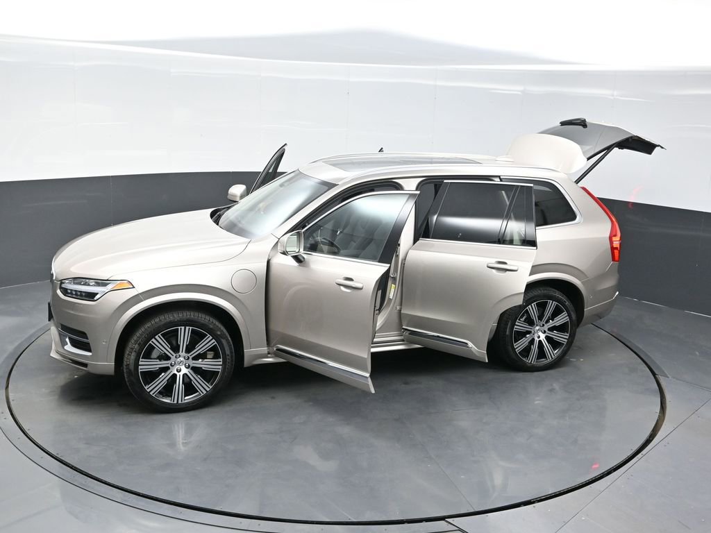 Used 2025 Volvo XC90 T8 Plus w/ Protection Package Premier image 37