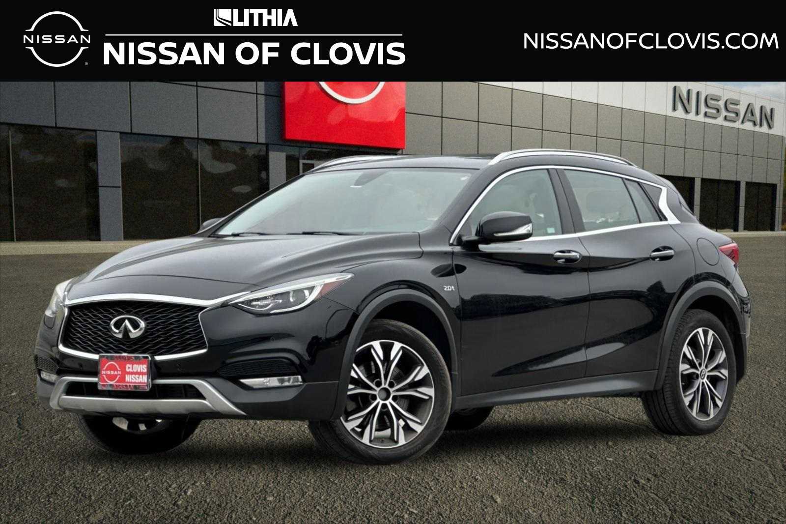 Used 2017 INFINITI QX30 Premium w/ Navigation Package image 1