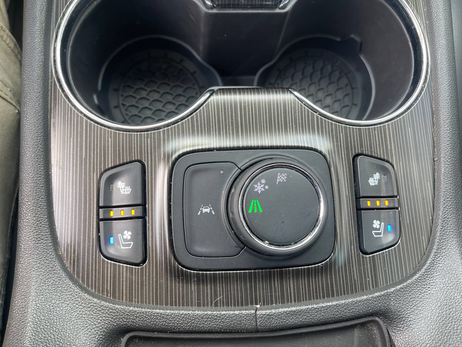 Used 2022 GMC Acadia SLT w/ Elevation Edition FWD image 34