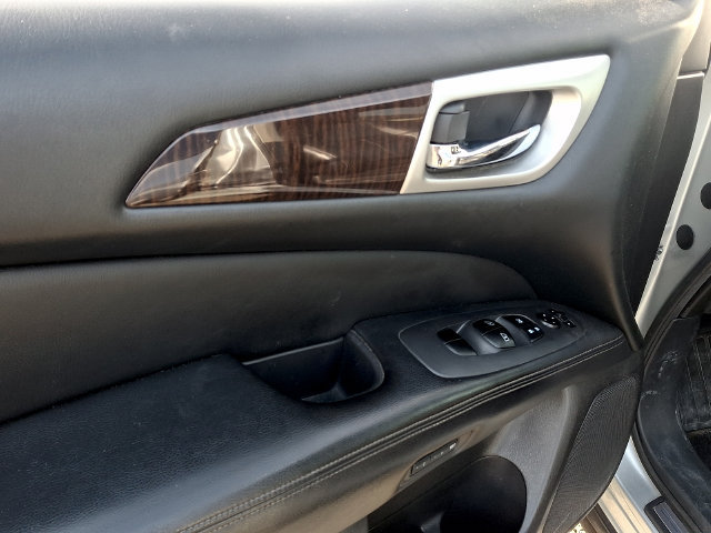 Used 2013 Nissan Pathfinder Platinum w/ Platinum Premium Pkg AWD/4WD image 11