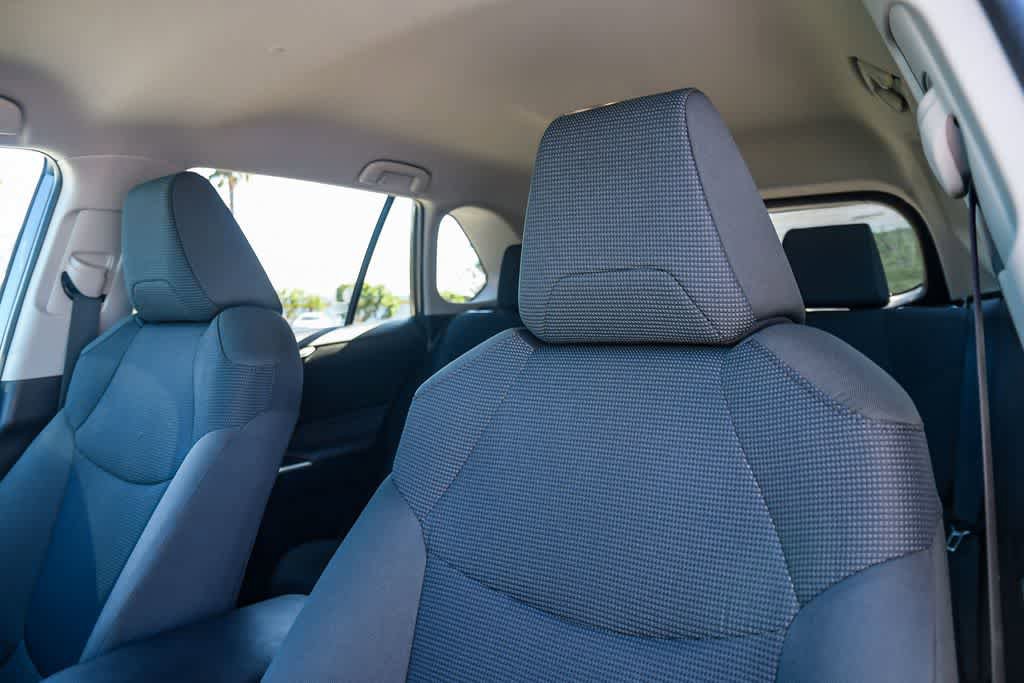 Used 2024 Toyota RAV4 LE AWD/4WD image 17