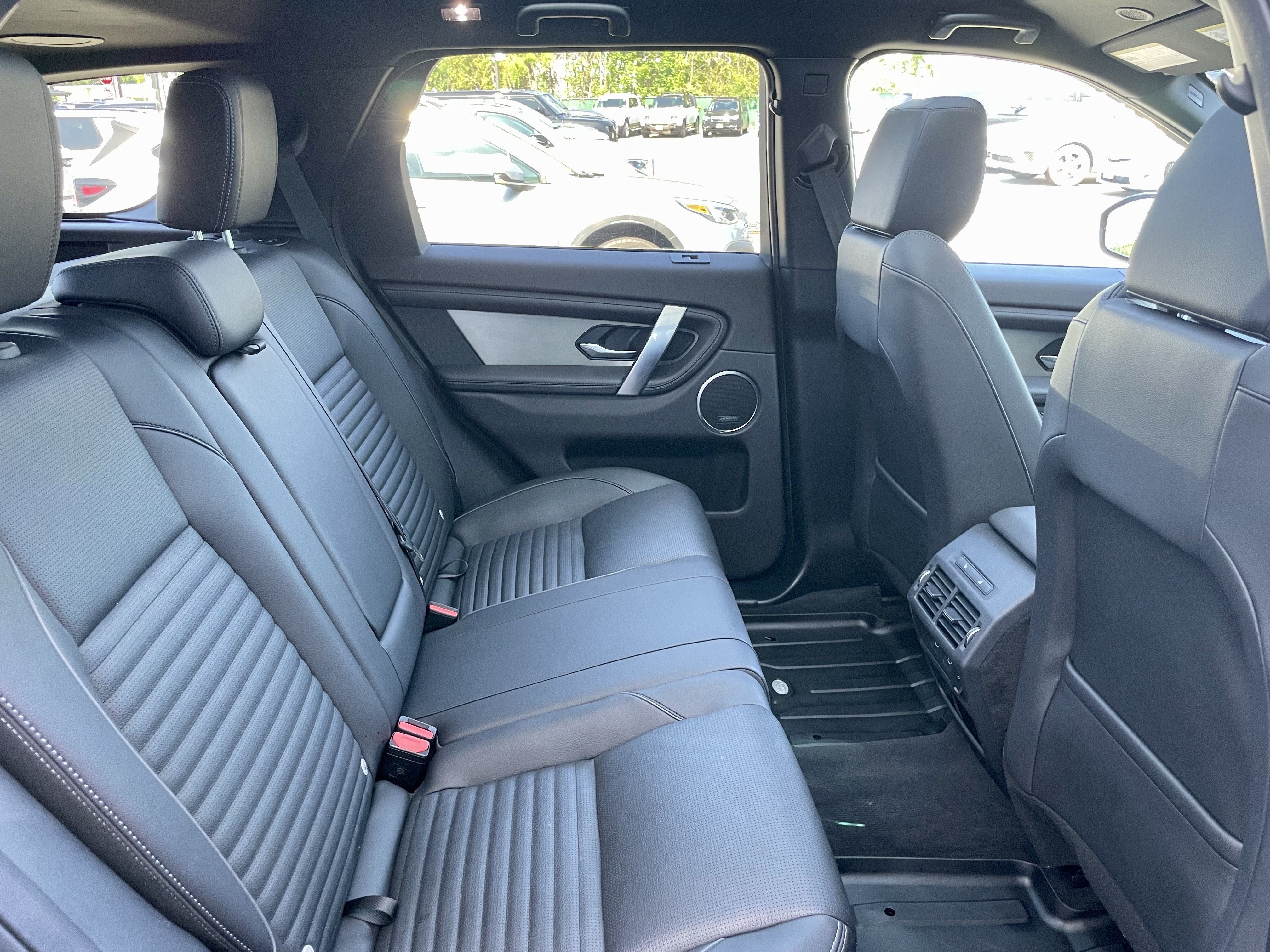 Certified 2025 Land Rover Discovery Sport Dynamic SE AWD/4WD image 31