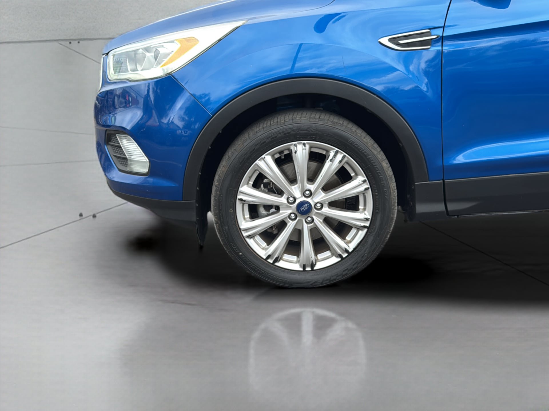 Used 2017 Ford Escape Titanium AWD/4WD image 36