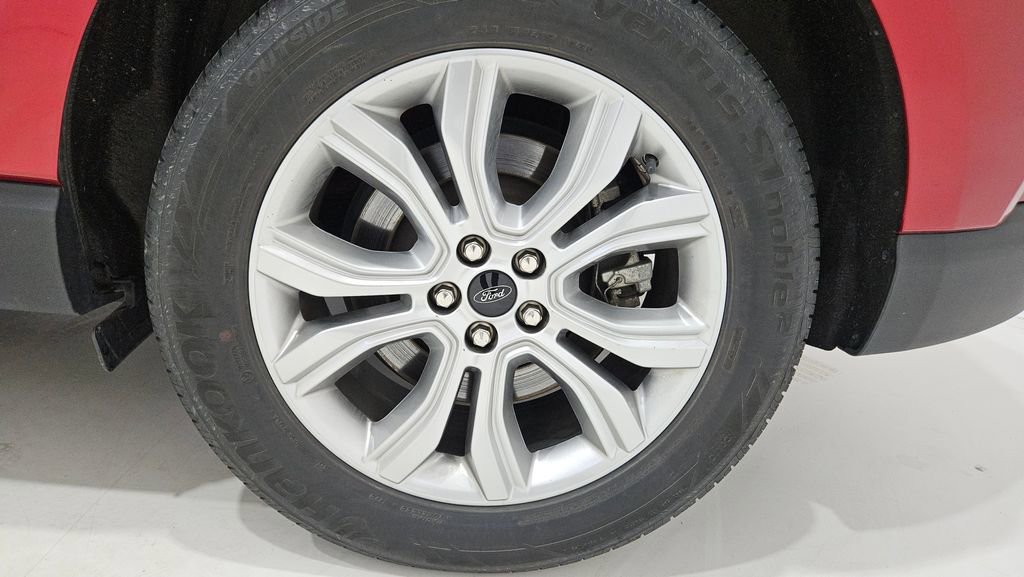 Used 2023 Ford Edge Titanium AWD/4WD image 8