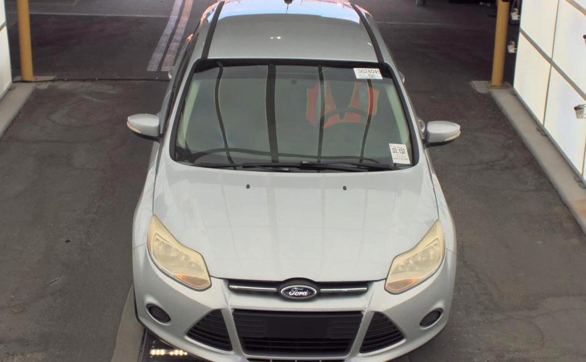 Used 2013 Ford Focus SE FWD image 2