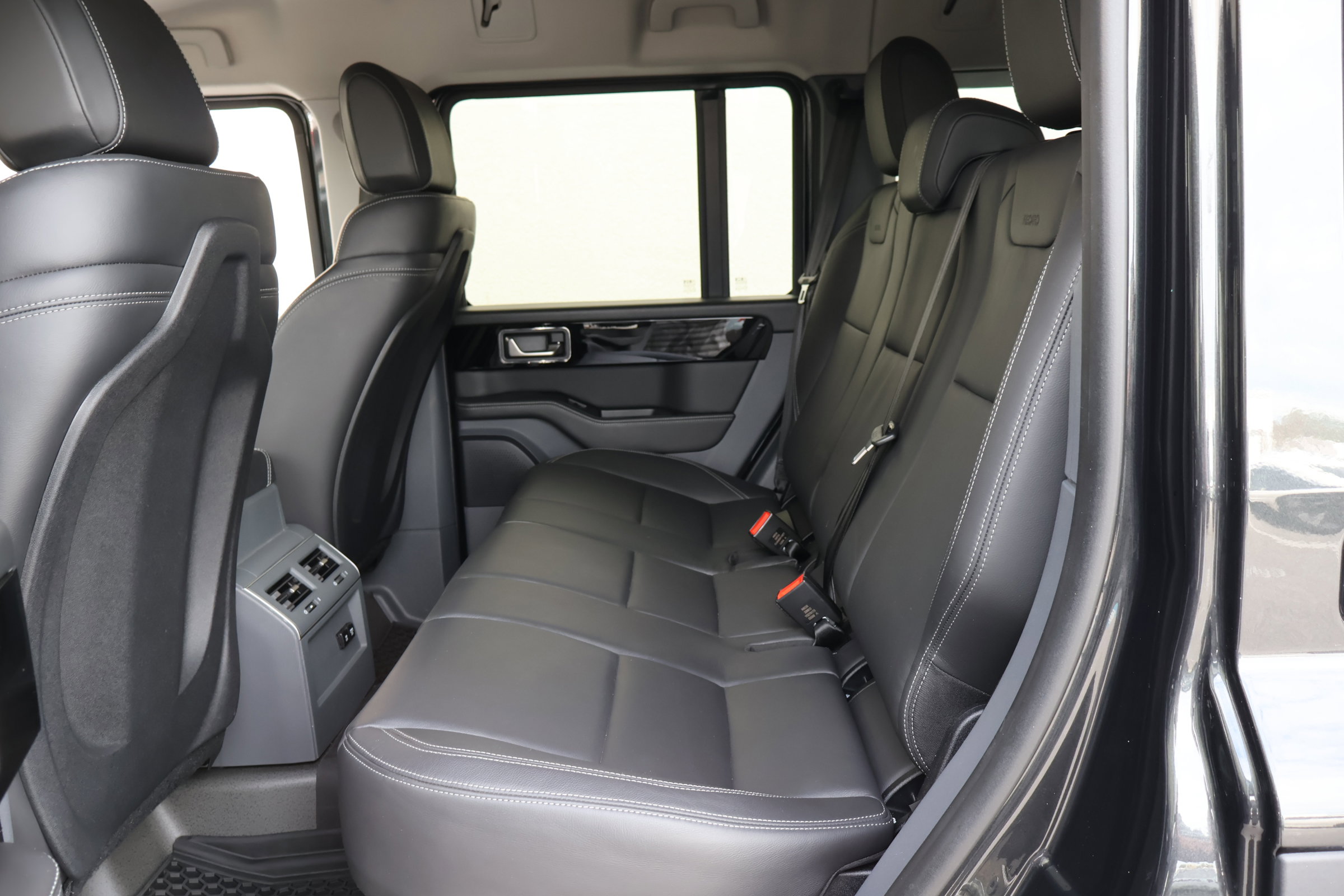 Used 2024 INEOS Grenadier Fieldmaster Edition image 16