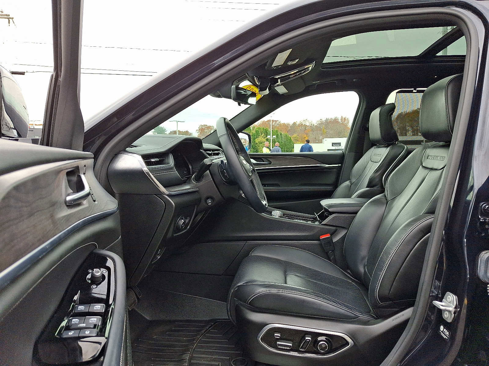 Used 2023 Jeep Grand Cherokee Overland w/ Adv Protech Group III image 14