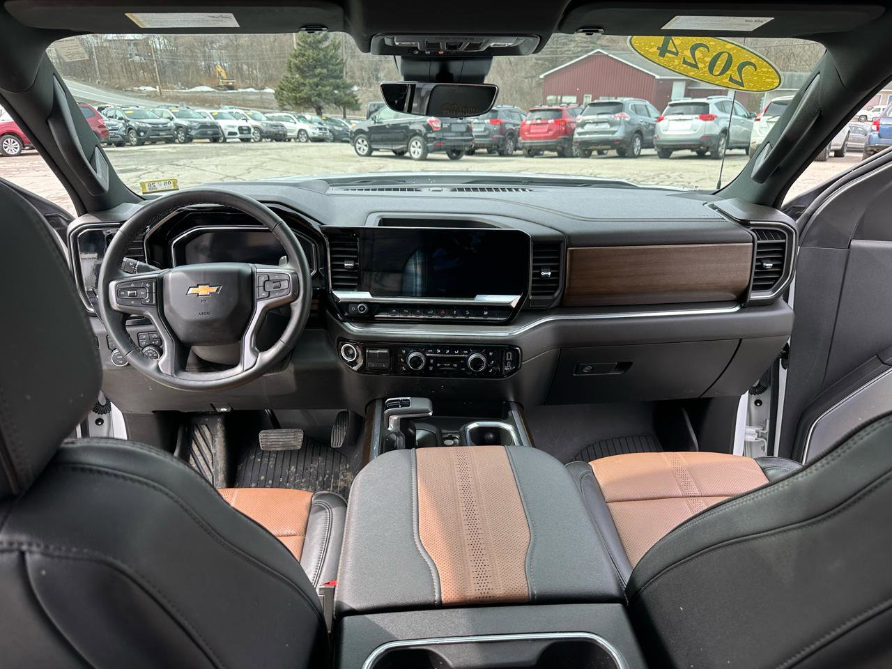 Used 2024 Chevrolet Silverado 1500 High Country w/ Technology Package image 10