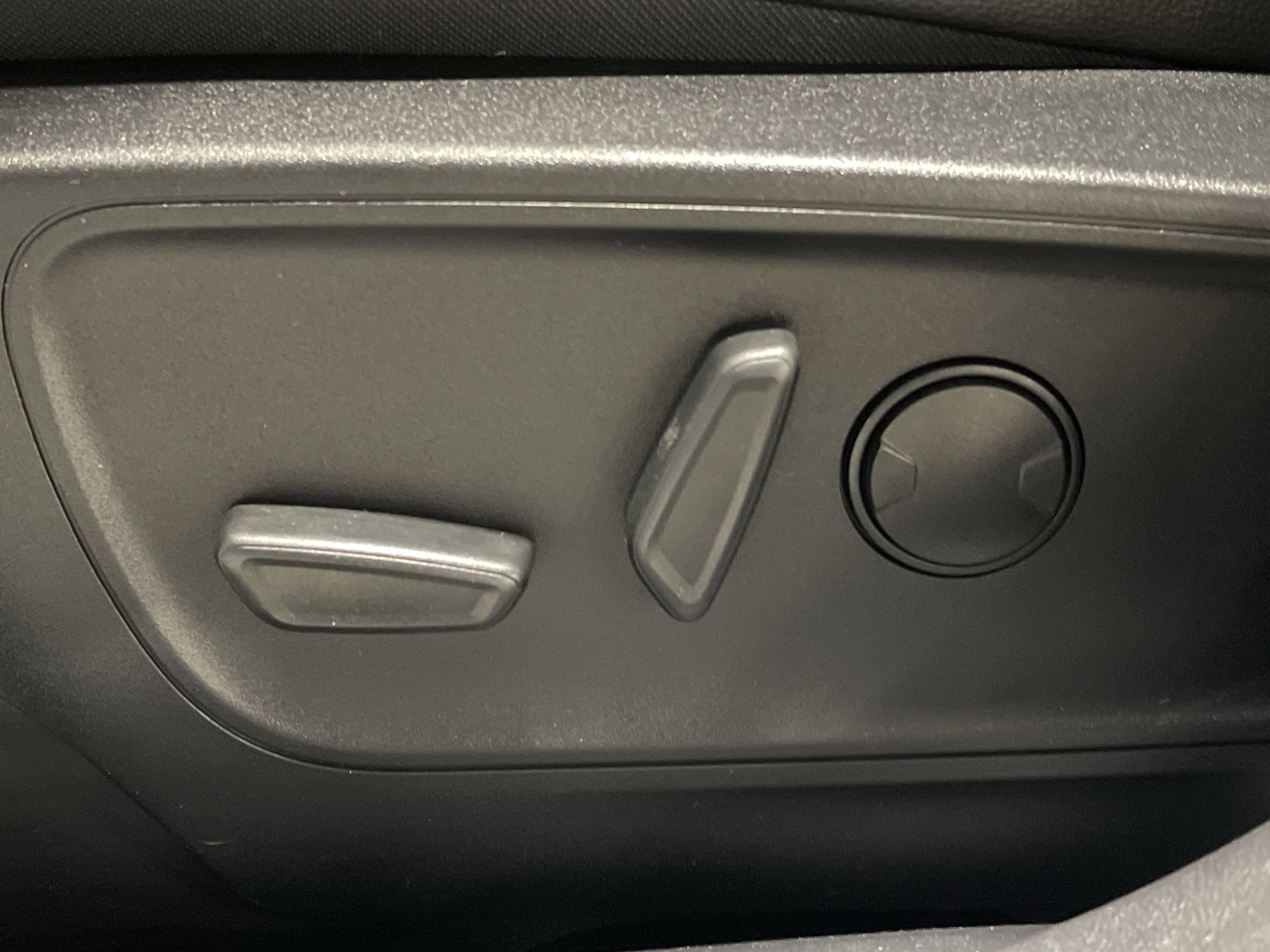 Used 2022 Ford Escape SEL w/ Technology Package image 10