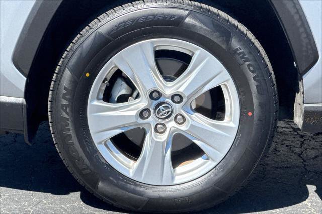 Certified 2021 Toyota RAV4 XLE AWD/4WD image 31