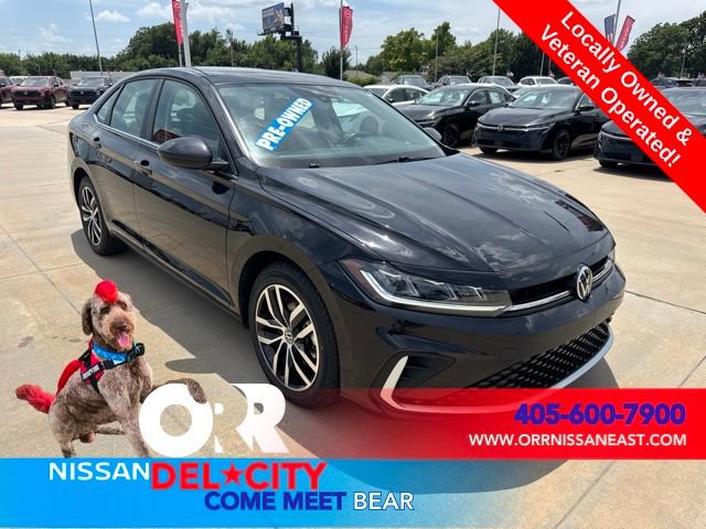Used 2025 Volkswagen Jetta SE FWD image 7