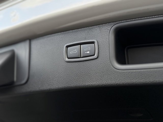 New 2026 Porsche Macan Turbo image 36