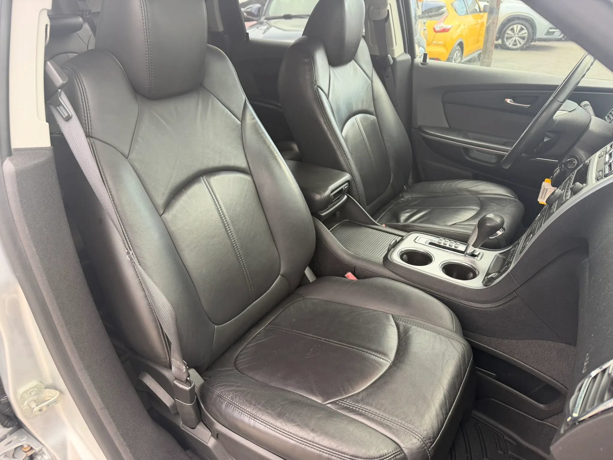 Used 2012 GMC Acadia SLT FWD image 10