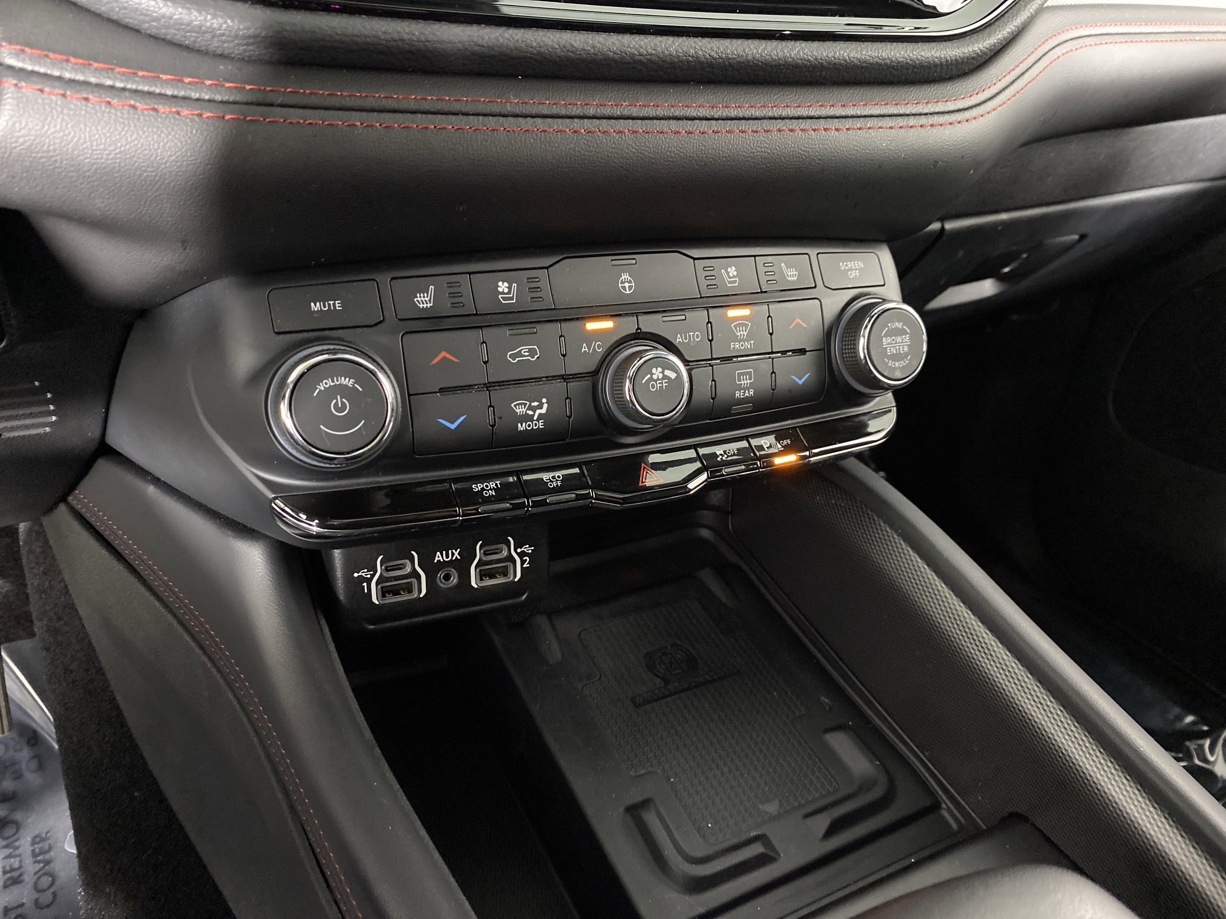 Used 2023 Dodge Durango R/T image 32