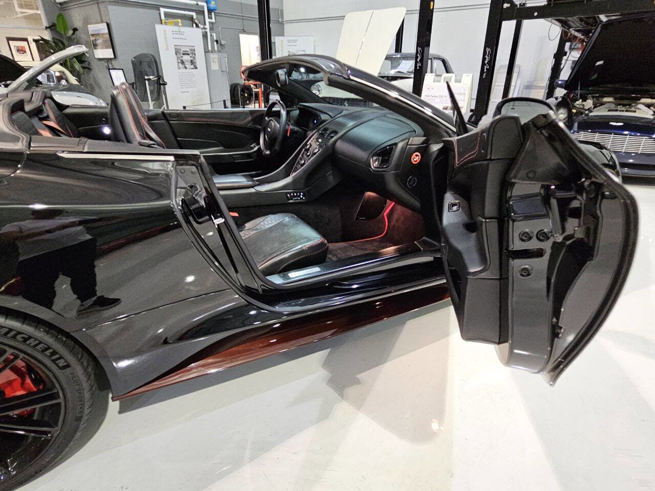 Used 2014 Aston Martin Vanquish Volante image 44