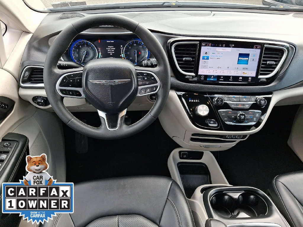 Used 2024 Chrysler Pacifica Touring-L FWD image 12