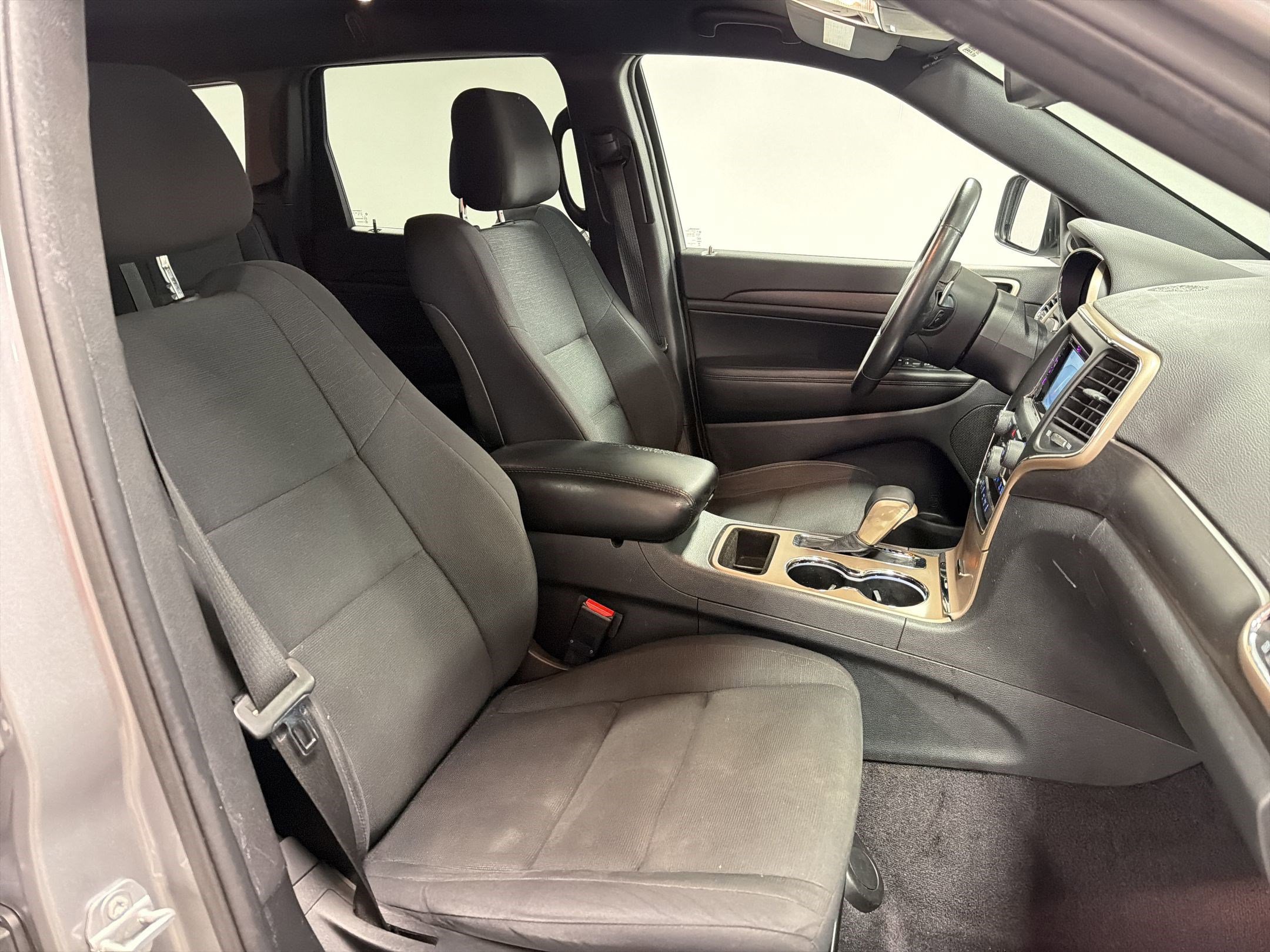 Used 2016 Jeep Grand Cherokee Laredo w/ Quick Order Package 23E RWD image 29