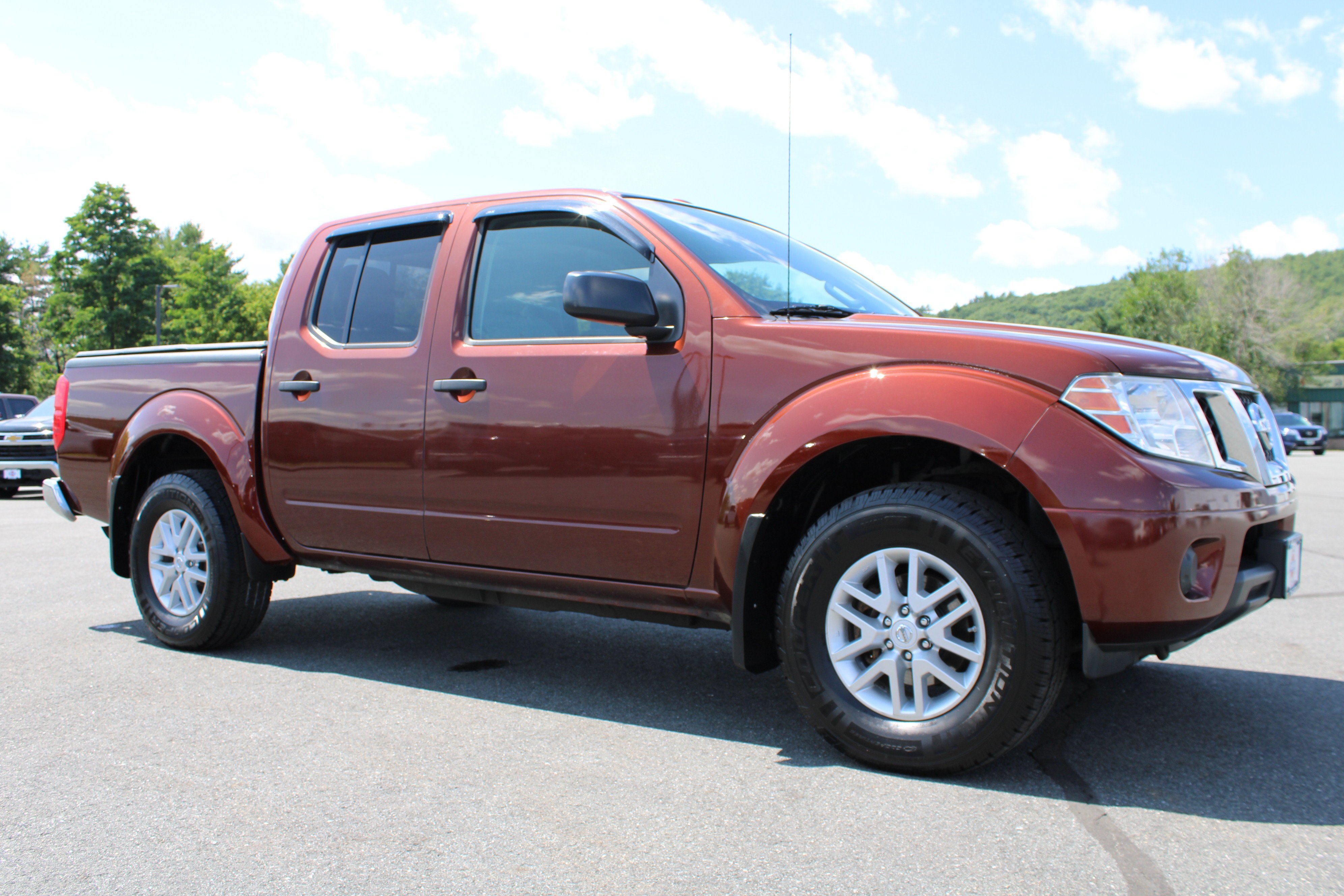 Used 2016 Nissan Frontier SV AWD/4WD image 5