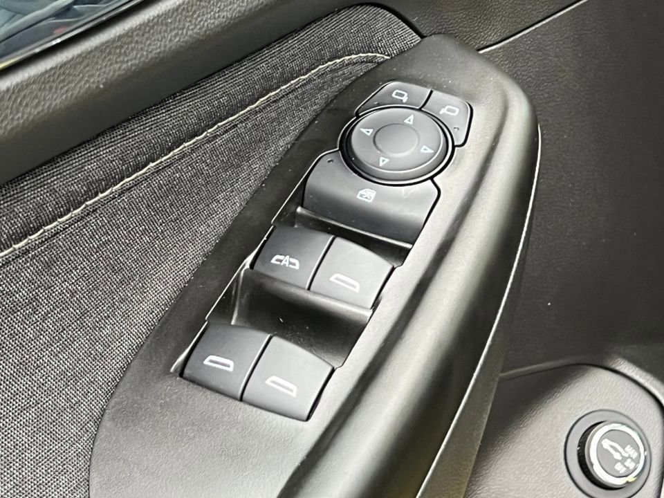 Used 2023 Chevrolet TrailBlazer ACTIV w/ Sun and Liftgate Package image 16