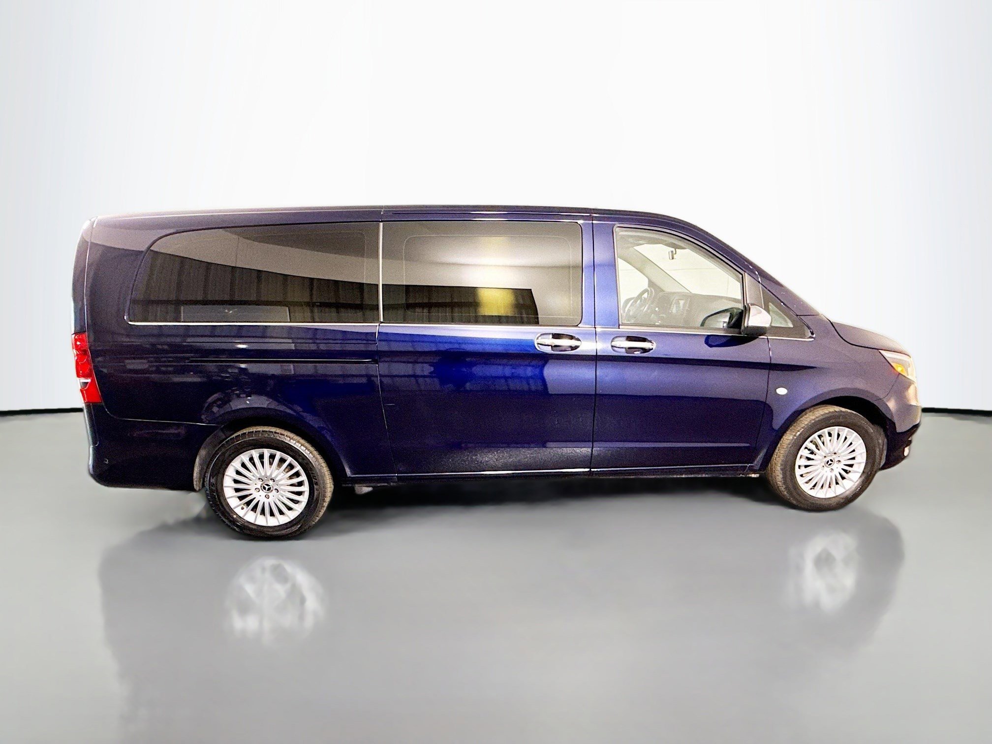 Used 2021 Mercedes-Benz Metris image 11