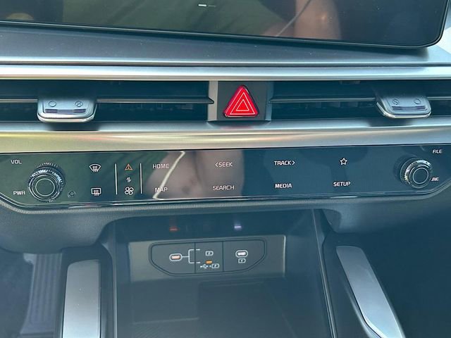 New 2025 Kia Sorento LX image 18
