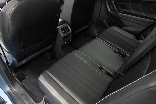 Used 2024 Volkswagen Tiguan SE image 21