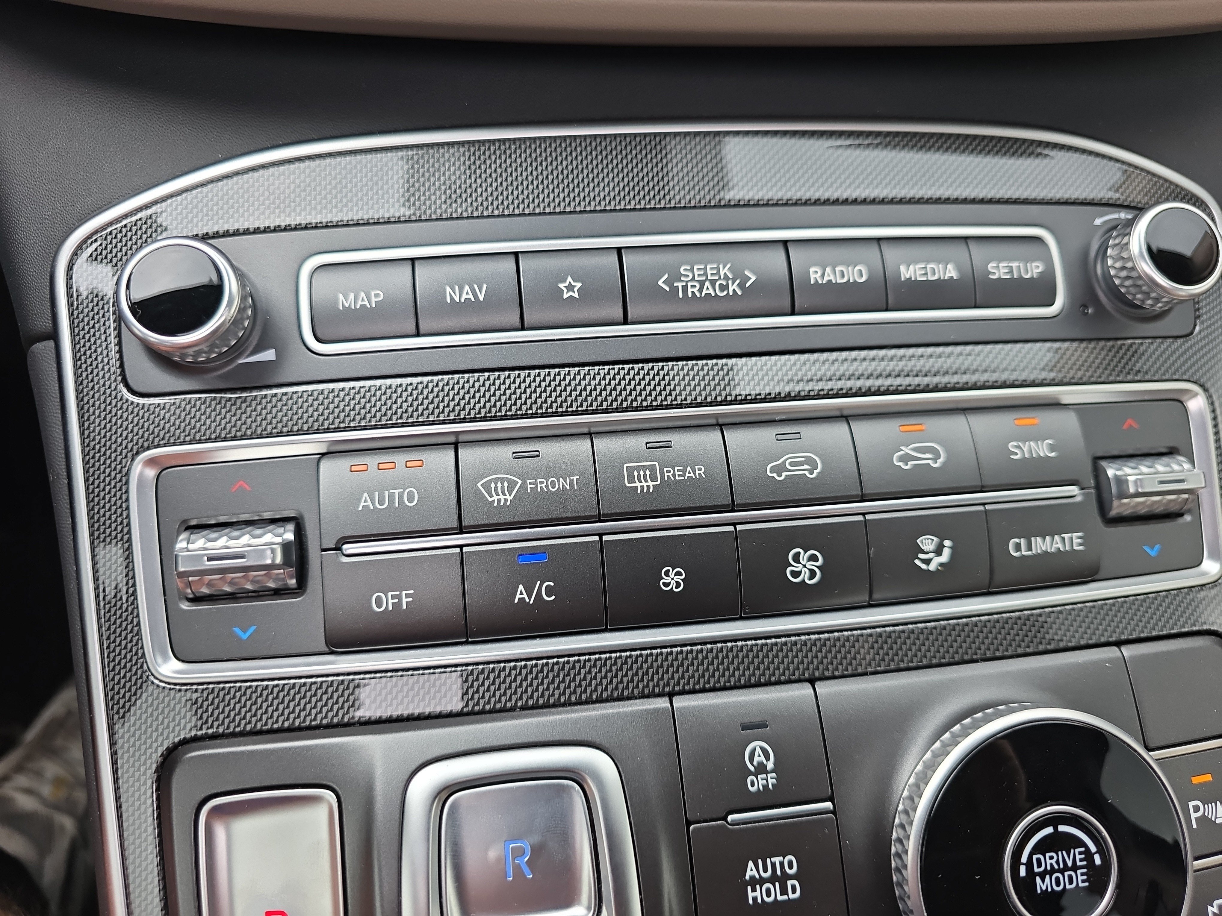 Used 2021 Hyundai Santa Fe Limited FWD image 32