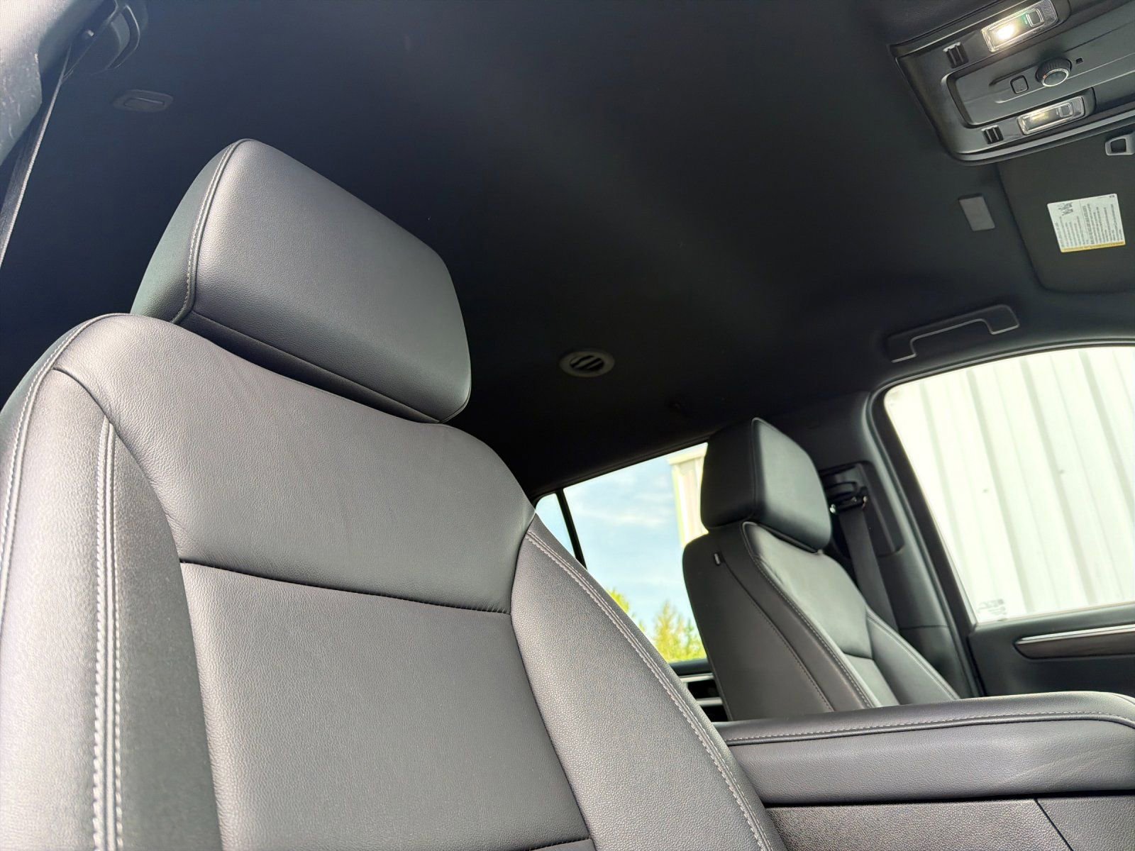 Used 2025 Chevrolet Tahoe LT AWD/4WD image 17