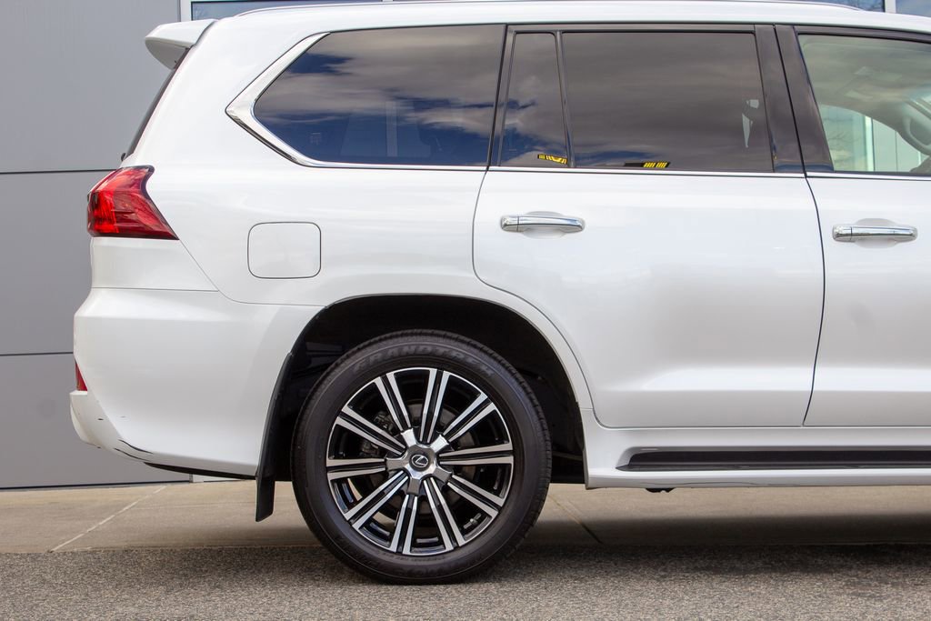 Used 2021 Lexus LX 570 4WD w/ Luxury Package image 6