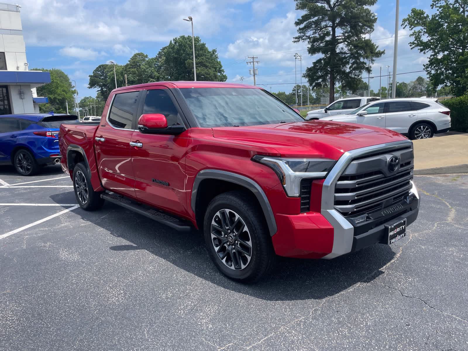 Used 2025 Toyota Tundra Limited AWD/4WD image 2
