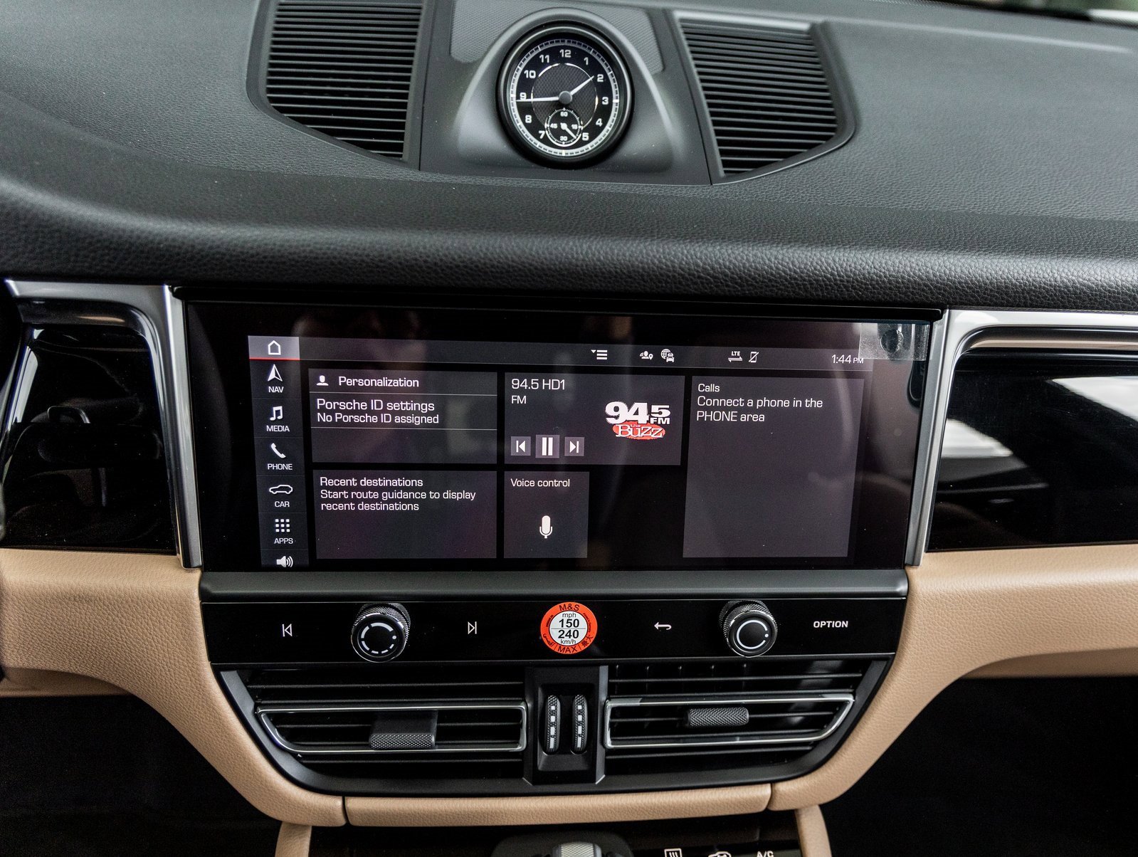 Used 2025 Porsche Macan image 27