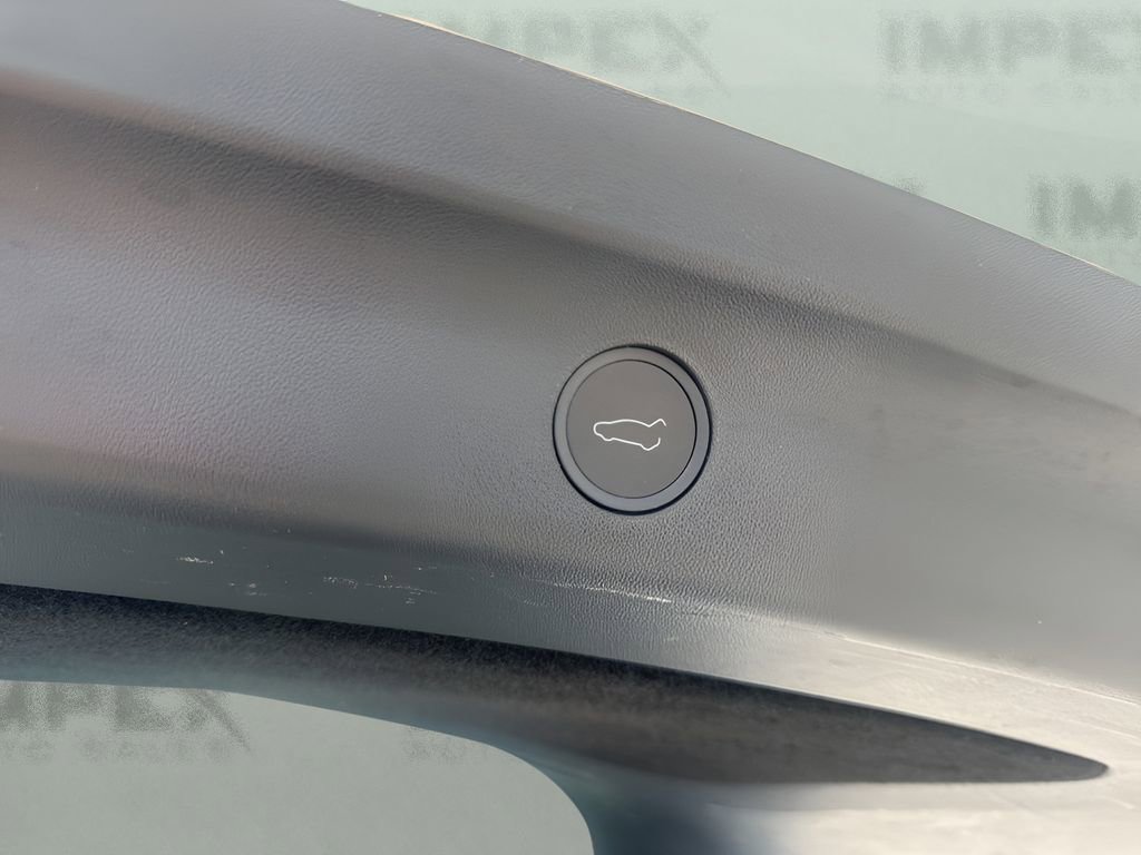 Used 2023 Tesla Model Y Long Range image 32