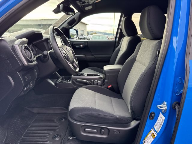 Used 2021 Toyota Tacoma TRD Off-Road AWD/4WD image 17
