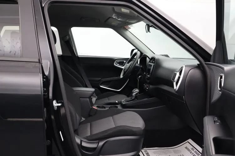 Used 2024 Kia Soul LX w/ Option Group 015 FWD image 17