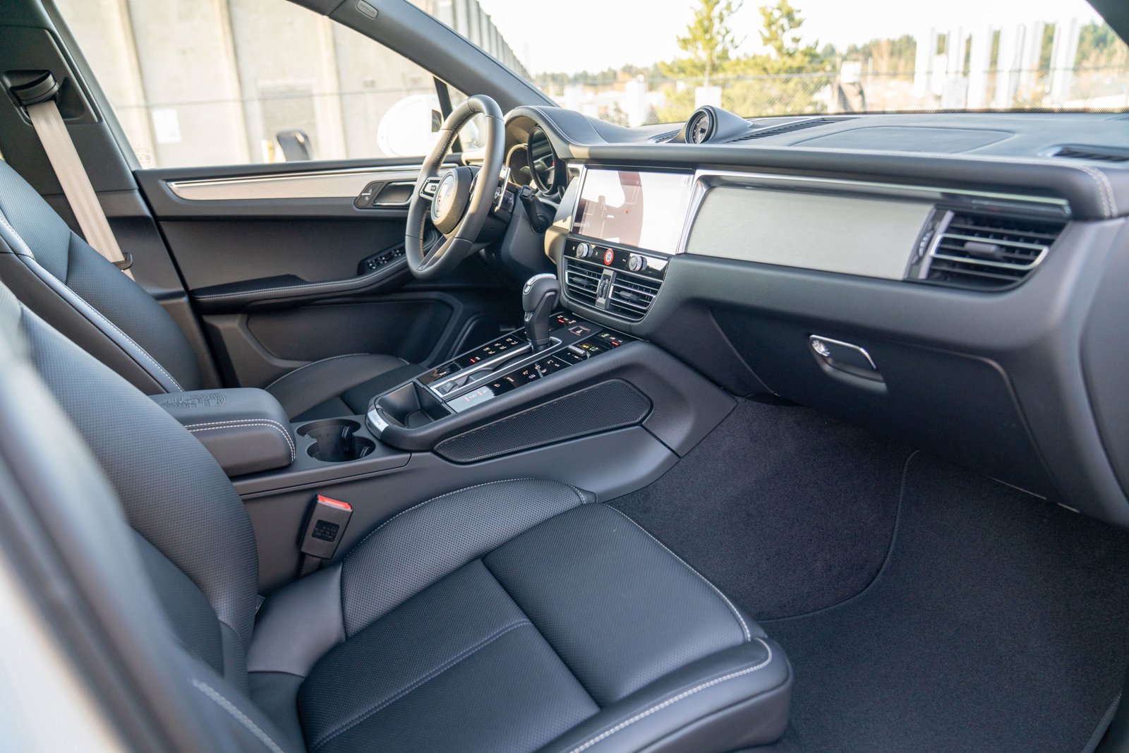 New 2026 Porsche Macan AWD/4WD image 26
