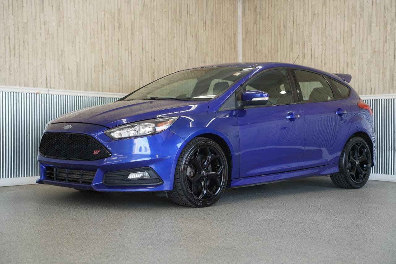 Used 2015 Ford Focus ST FWD image 4