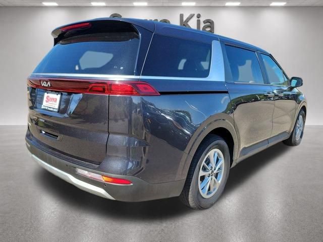 Used 2023 Kia Carnival LX FWD image 5