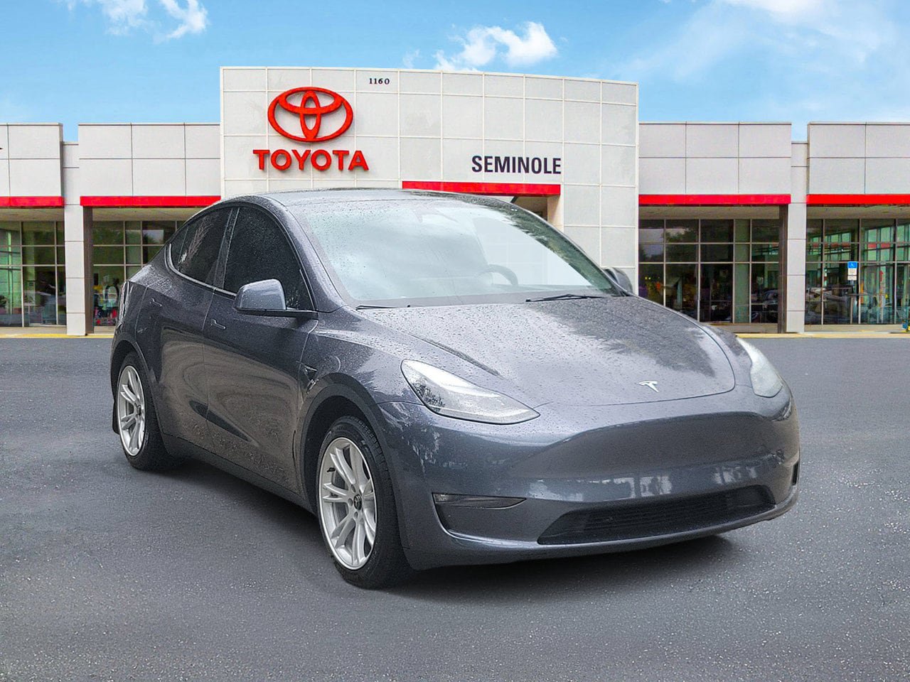 Used 2023 Tesla Model Y Long Range AWD/4WD image 2