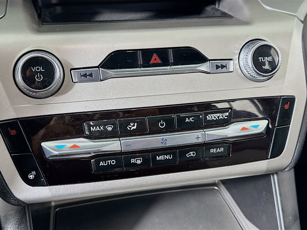 Used 2022 Ford Explorer XLT w/ Equipment Group 202A image 21