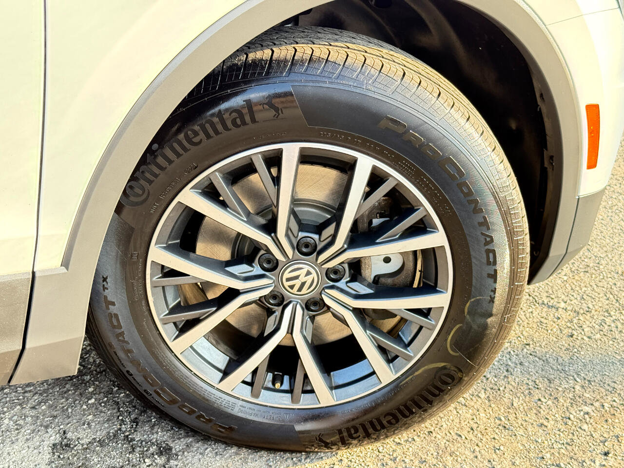 Used 2019 Volkswagen Tiguan SE w/ Panoramic Sunroof Package image 93