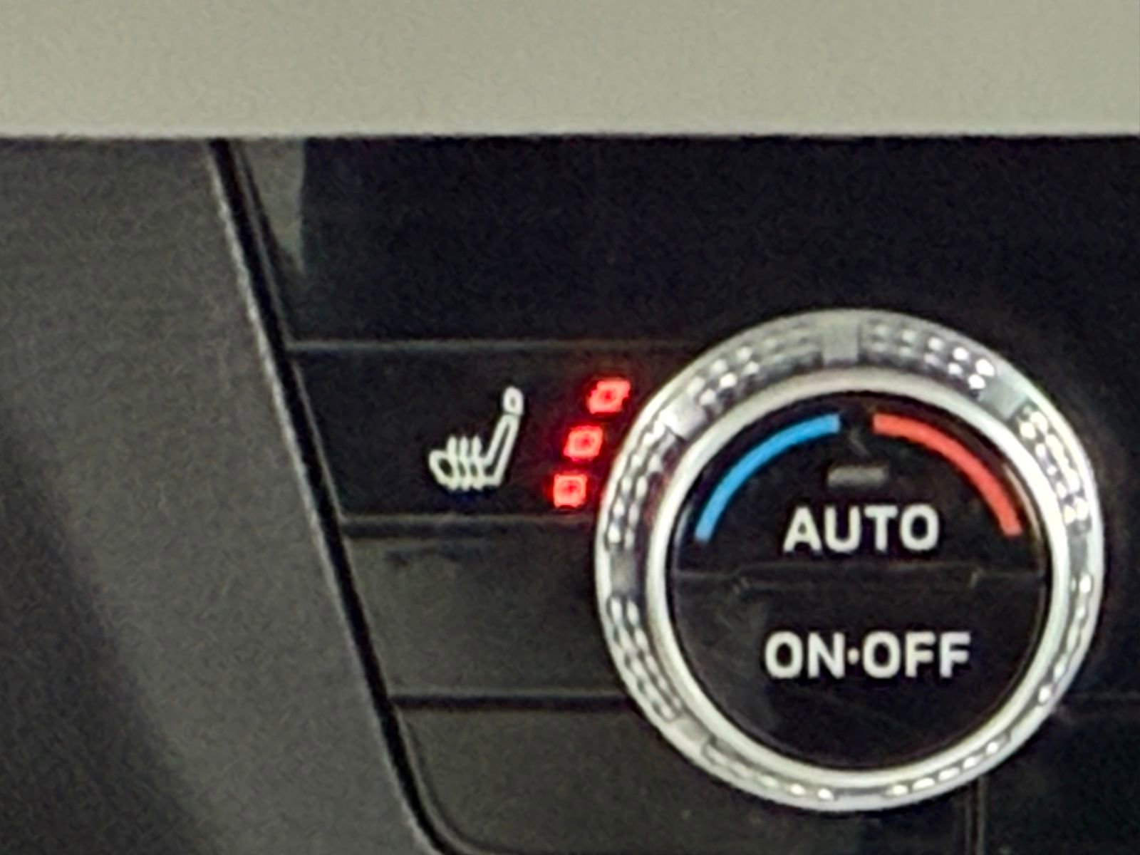 Used 2023 Mitsubishi Outlander SEL image 25