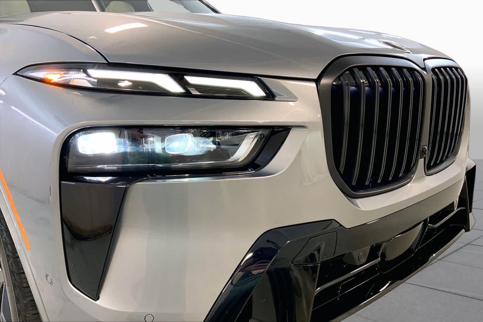 Used 2026 BMW X7 xDrive40i w/ M Sport Package AWD/4WD image 32