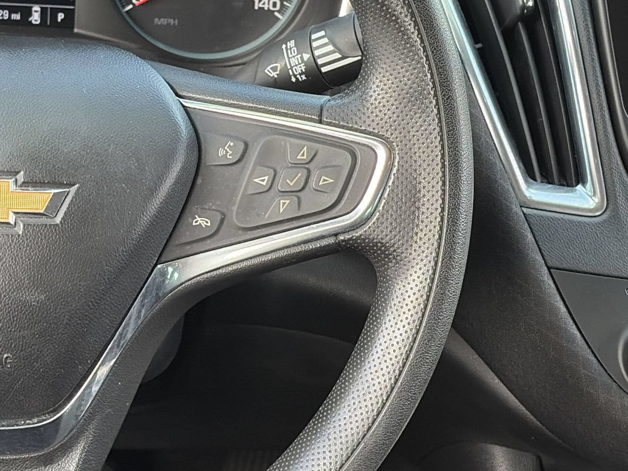 Used 2021 Chevrolet Malibu LT FWD image 23