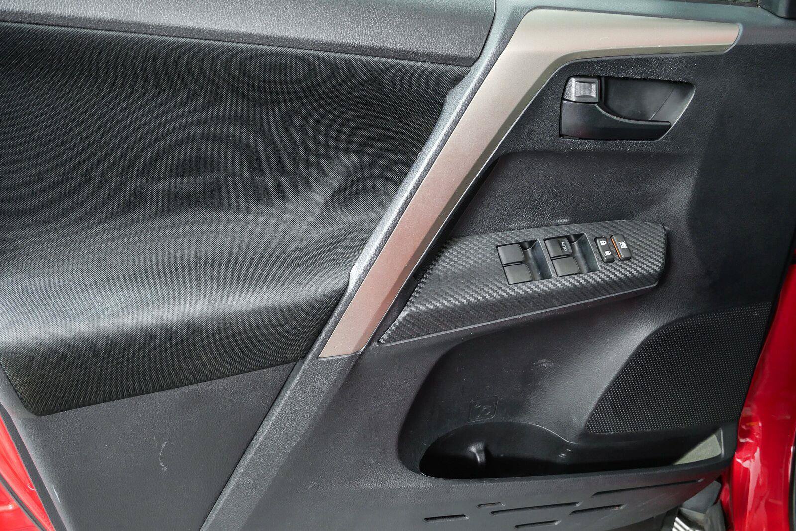 Used 2013 Toyota RAV4 XLE FWD image 6